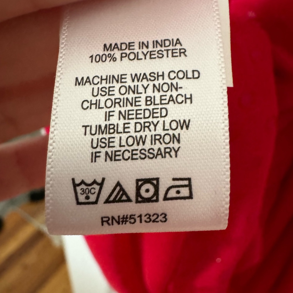 NWT Beautiful red dress. Ideally for cocktail parties or Christmas events - Picture 5 of 5